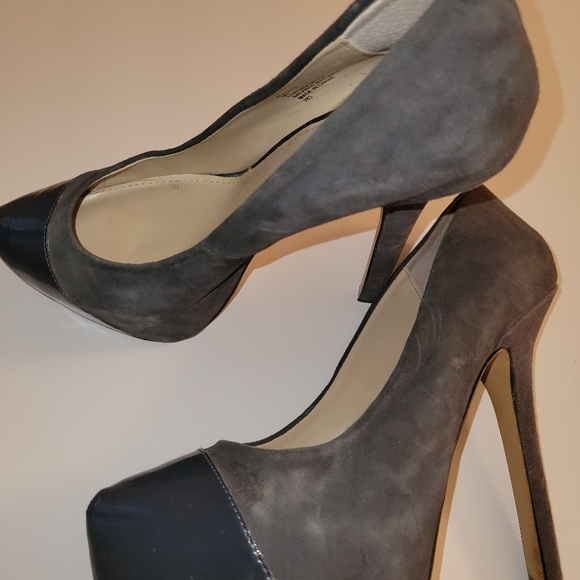 Ladies Shoe's - Picture 4 of 6